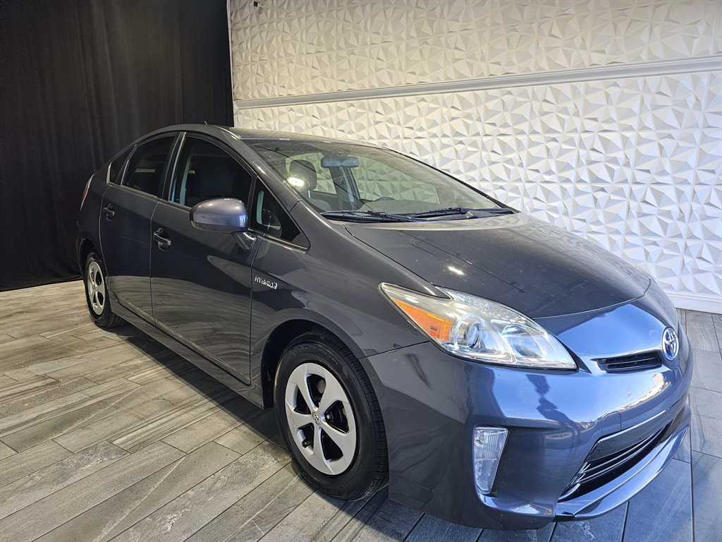 2014 Toyota Prius Two photo 23