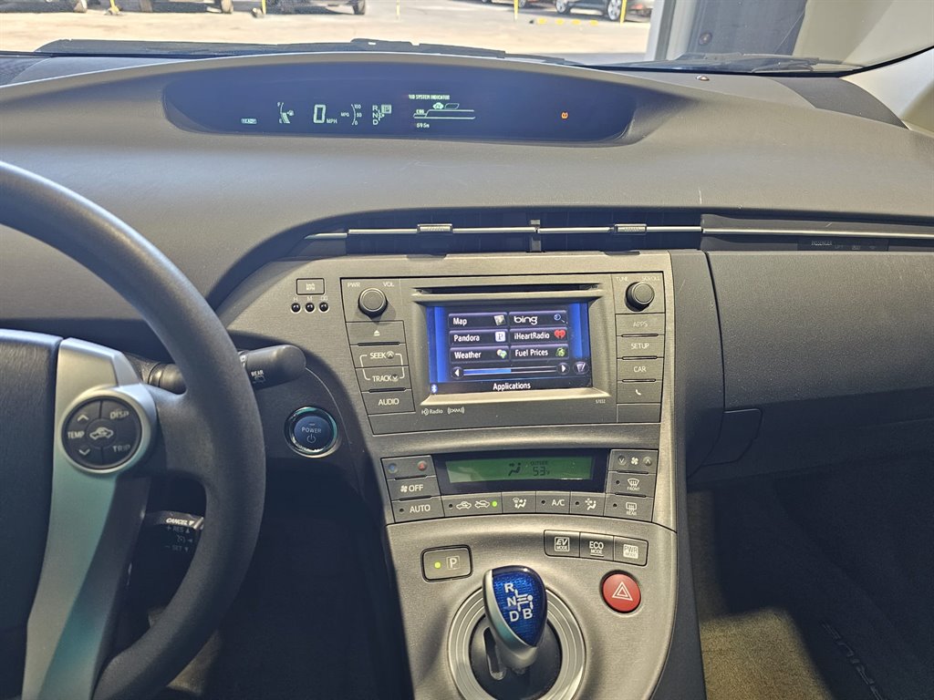 2014 Toyota Prius Two photo 5