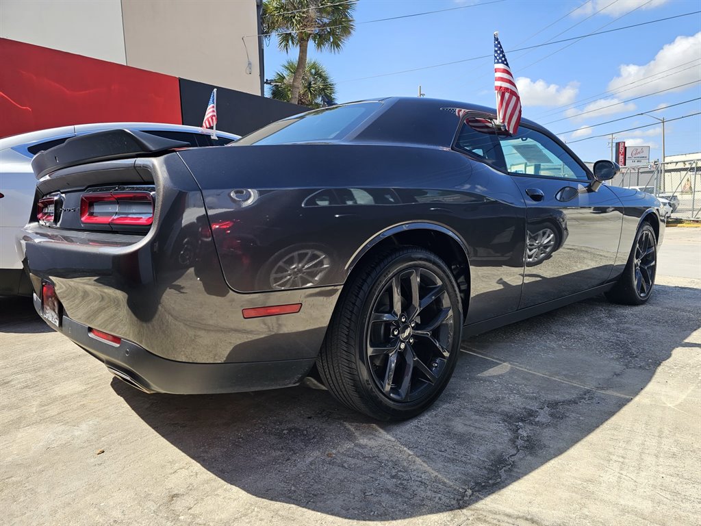 2022 Dodge Challenger SXT photo 15