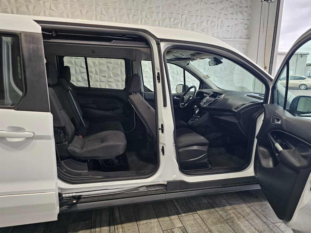 2015 Ford Transit Connect XLT photo 24