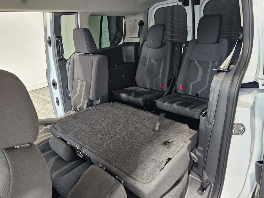 2015 Ford Transit Connect XLT photo 27