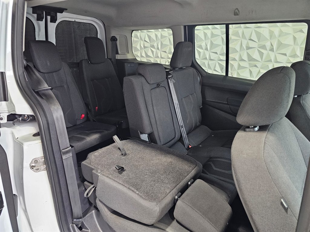 2015 Ford Transit Connect XLT photo 19