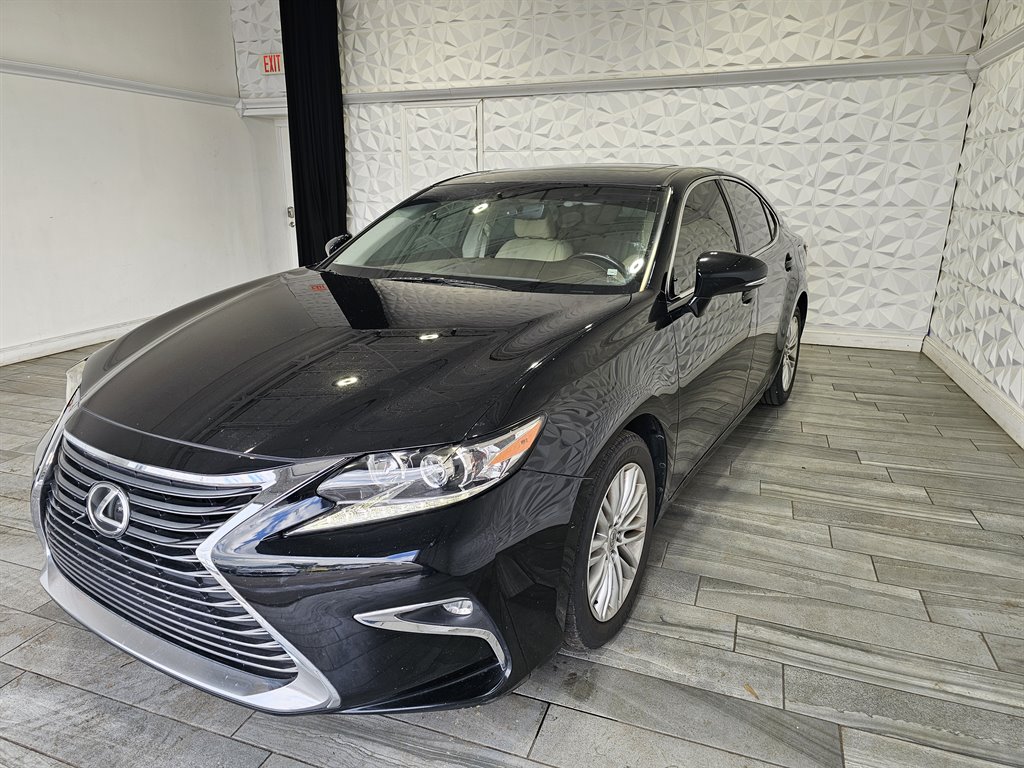 2016 Lexus ES 350 photo 3