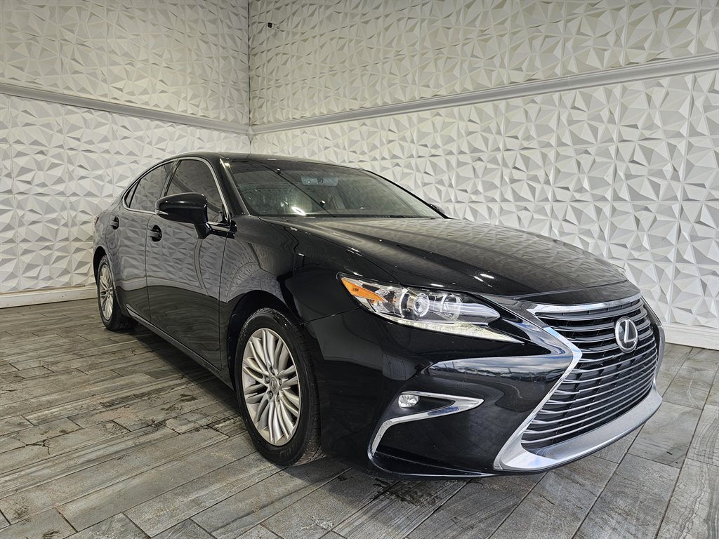 2016 Lexus ES 350 photo 4