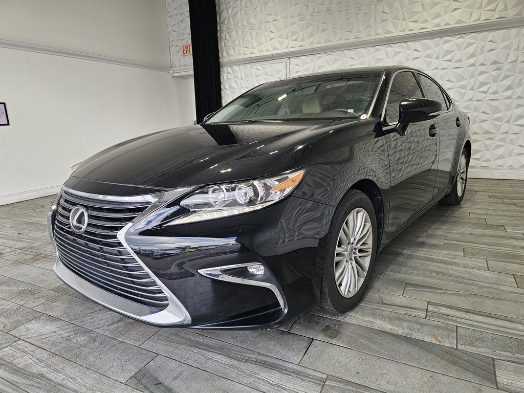 2016 Lexus ES 350 photo 2