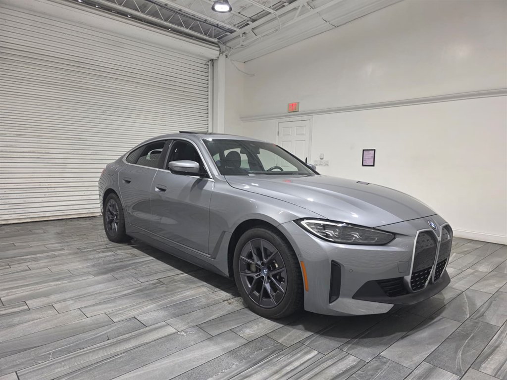 2024 BMW i4 40's photo